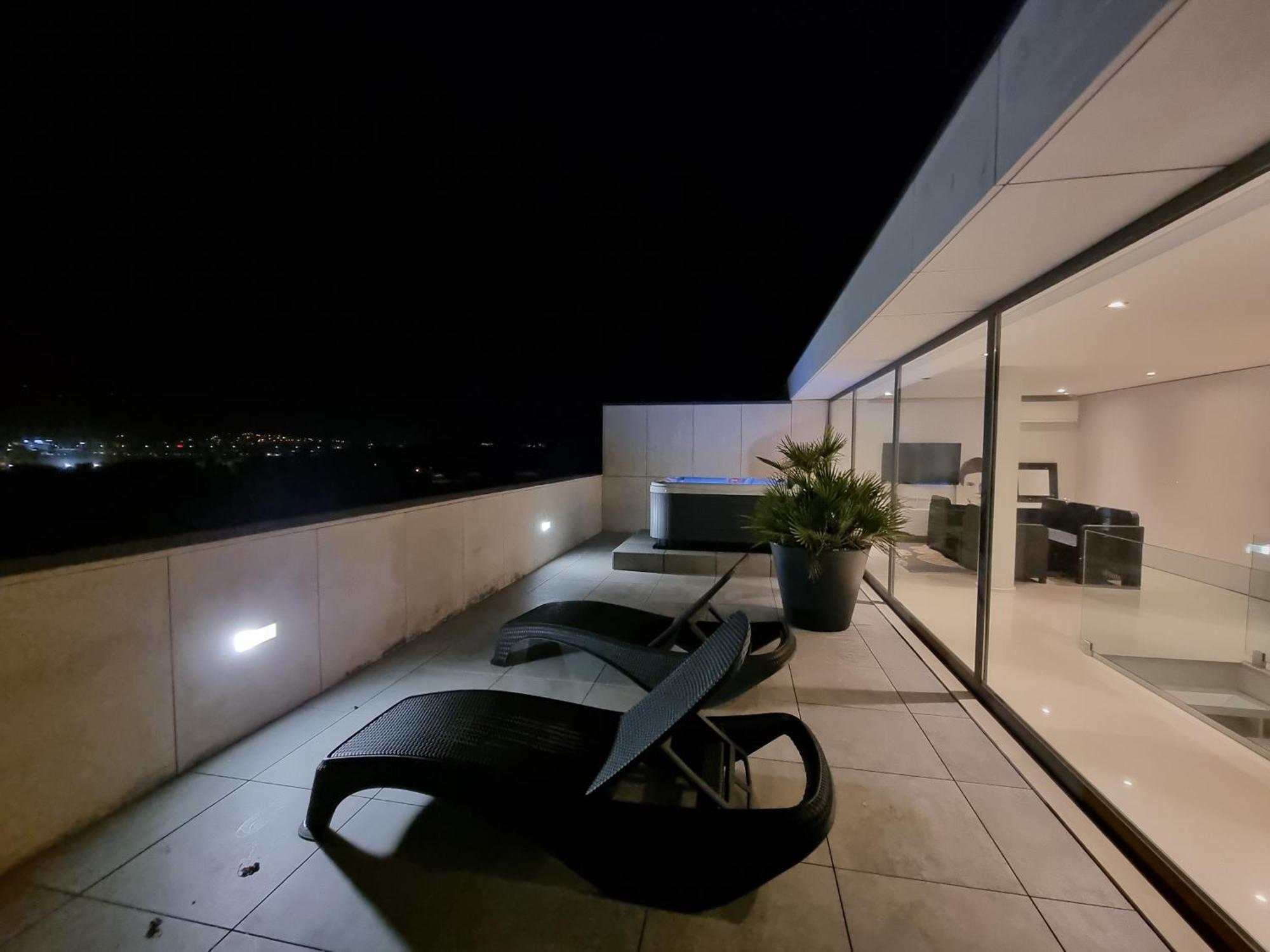 River Town View - Luxury Apartment With Jacuzzi On Terrace เวียนา โด กัสเตโล ภายนอก รูปภาพ